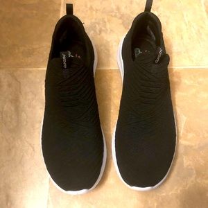 Womens Sketchers Air Walk memory foam slip on sneakers new in box never worn sz9